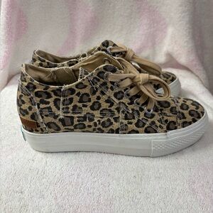 Blowfish Malibu Leopard Print Canvas platform Women’s size 9